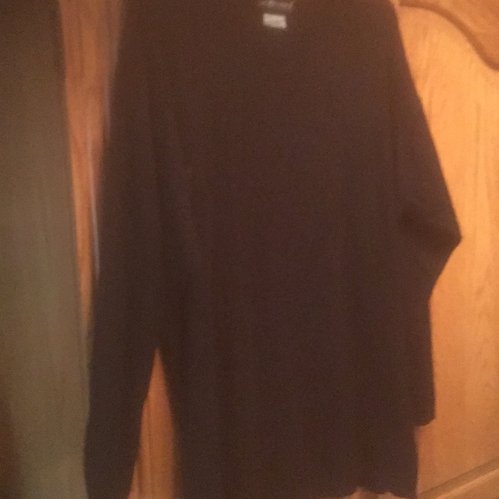 5 Sweaters - Picture 4 of 5